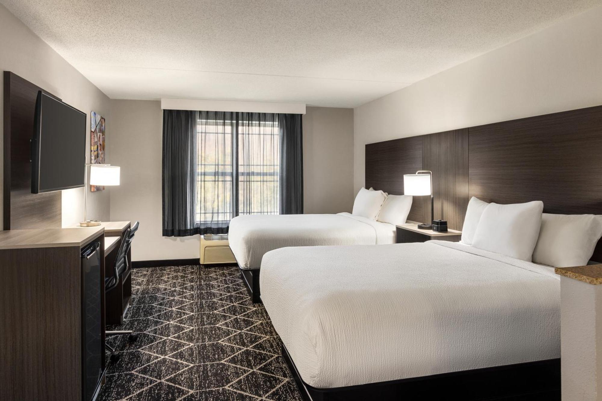 La Quinta Inn & Suites By Wyndham Озеро Джордж Экстерьер фото