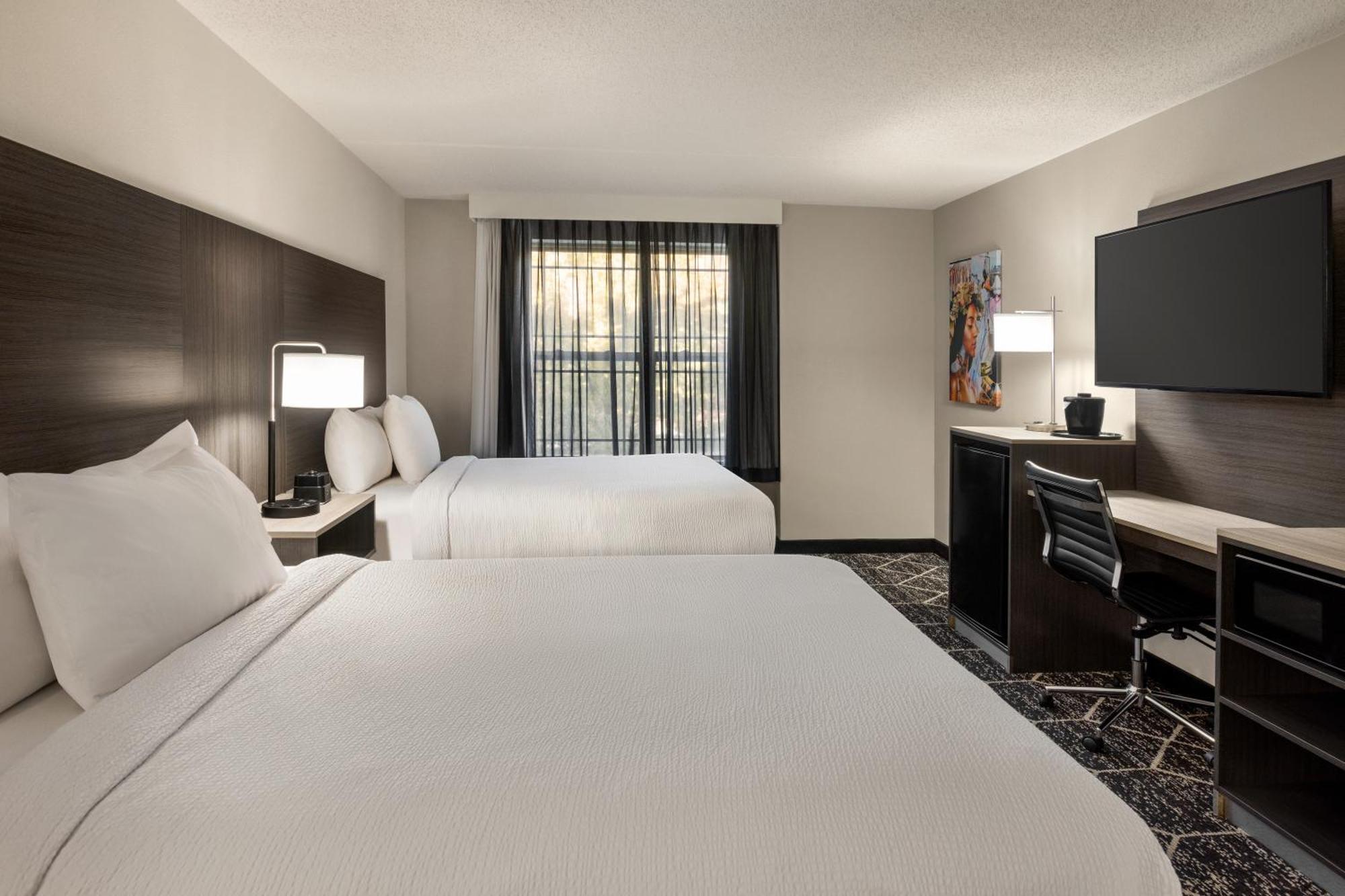 La Quinta Inn & Suites By Wyndham Озеро Джордж Экстерьер фото