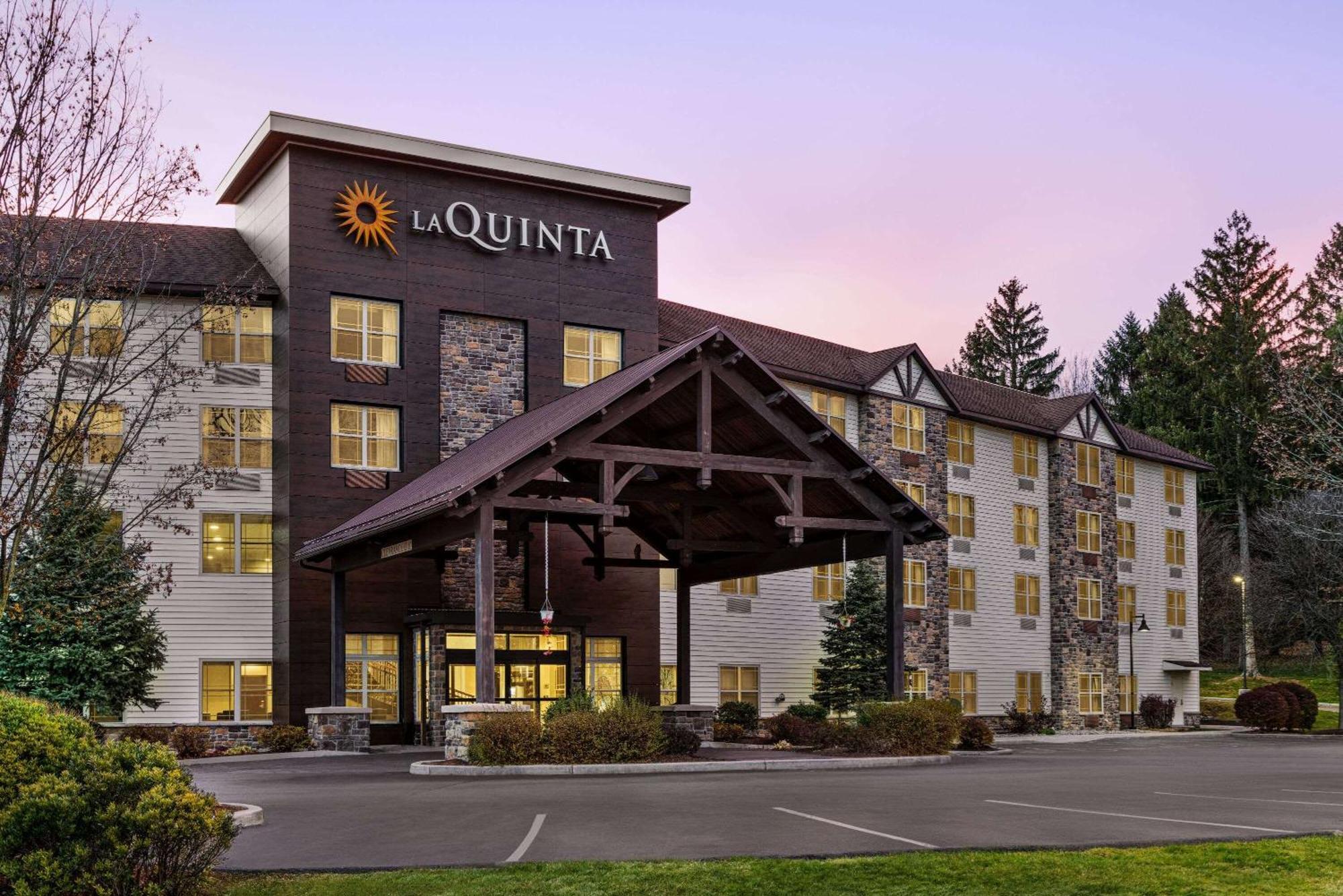 La Quinta Inn & Suites By Wyndham Озеро Джордж Экстерьер фото